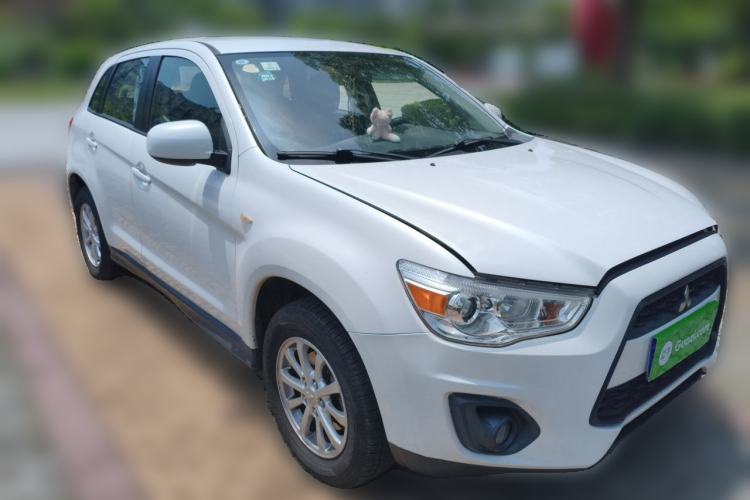 Used Mitsubishi ASX 2013 2.0L CVT Two-Wheel Drive Elite Edition Front Right 45 Deg