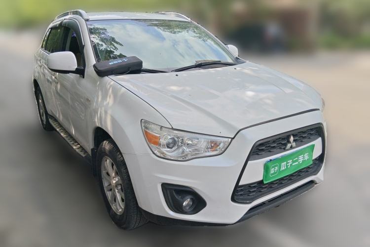 Used Mitsubishi ASX 2013 2.0L CVT Two-Wheel Drive Elite Edition Front Right 45 Deg