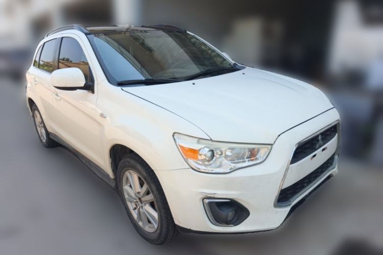Used Mitsubishi ASX 2013 2.0L CVT 4x4 Flagship Edition Front Right 45 Deg