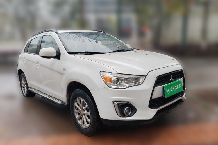Used Mitsubishi ASX 2013 1.6L Manual Two-Wheel Drive Standard Edition Front Right 45 Deg