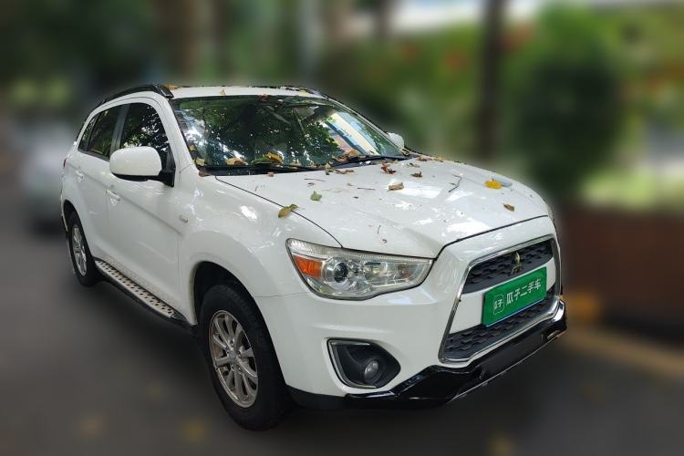 Used Mitsubishi ASX 2013 2.0L CVT Two-Wheel Drive Luxury Edition Front Right 45 Deg