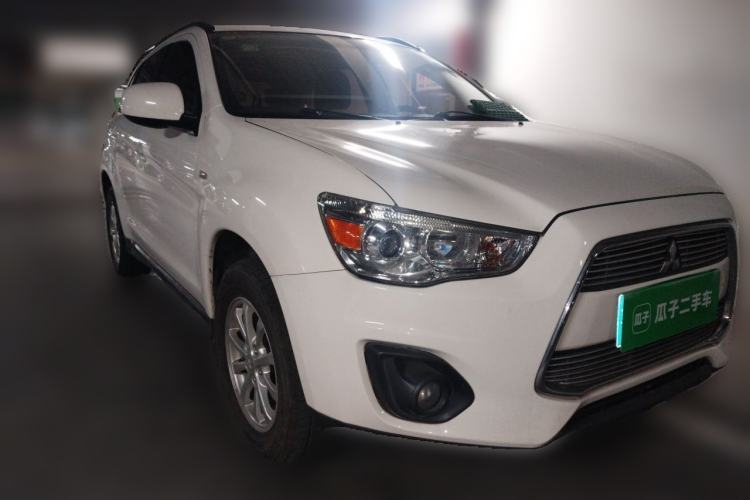 Used Mitsubishi ASX 2013 2.0L CVT Two-Wheel Drive Elite Edition Front Right 45 Deg