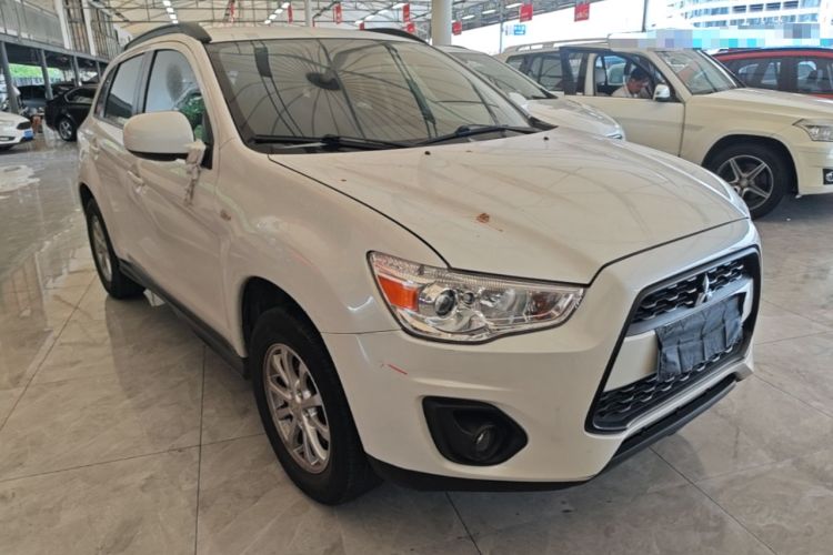 Used Mitsubishi ASX 2013 2.0L CVT Two-Wheel Drive Elite Edition Front Right 45 Deg