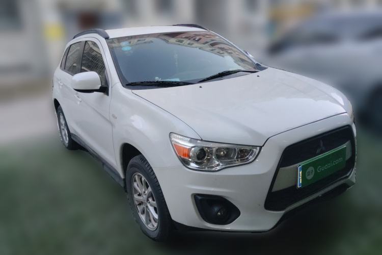 Used Mitsubishi ASX 2013 2.0L CVT Two-Wheel Drive Elite Edition Front Right 45 Deg