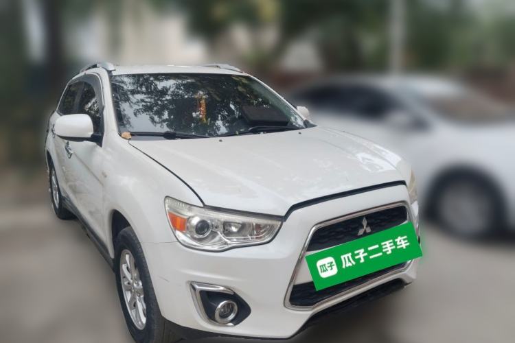 Used Mitsubishi ASX 2013 2.0L CVT Two-Wheel Drive Elite Edition Front Right 45 Deg
