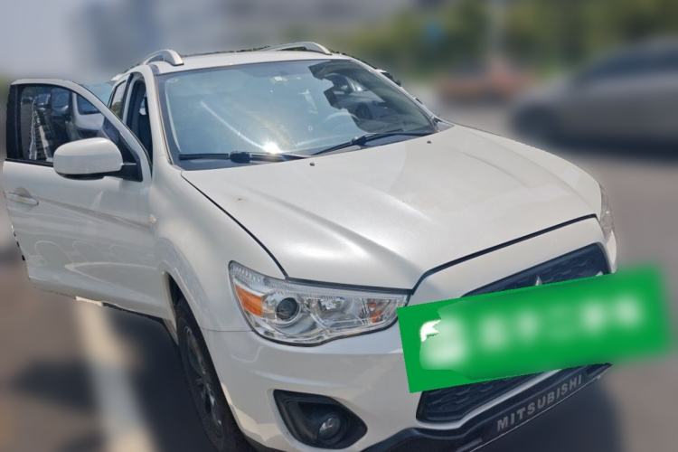 Used Mitsubishi ASX 2013 2.0L CVT Two-Wheel Drive Elite Edition Front Right 45 Deg