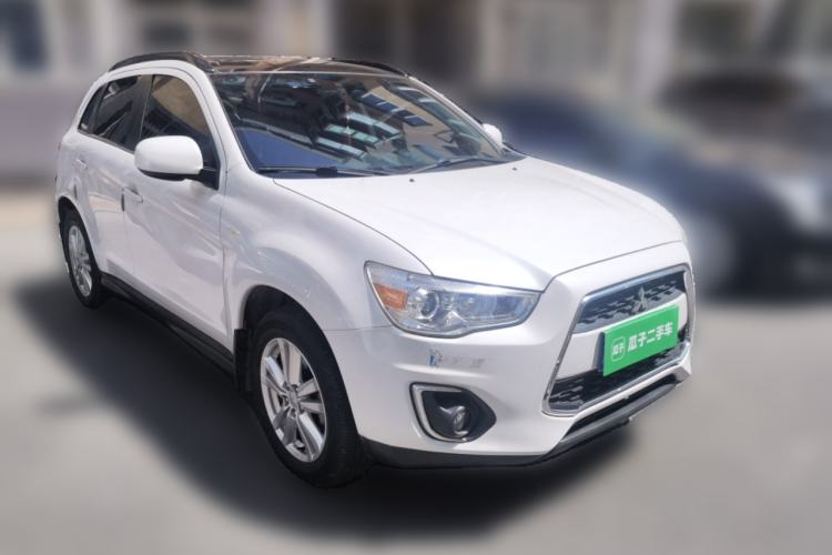 Used Mitsubishi ASX 2013 2.0L CVT Four-Wheel Drive Premium Edition Front Right 45 Deg