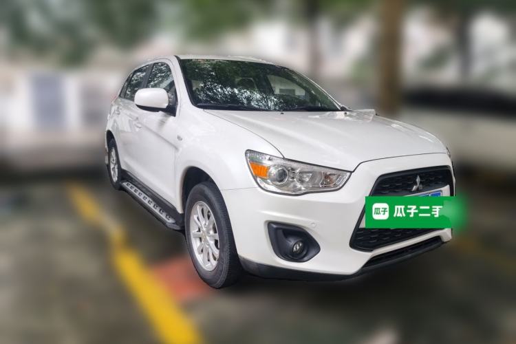 Used Mitsubishi ASX 2013 2.0L CVT Two-Wheel Drive Elite Edition Front Right 45 Deg