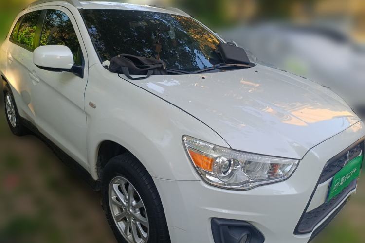 Used Mitsubishi ASX 2013 2.0L CVT Two-Wheel Drive Elite Edition Front Right 45 Deg