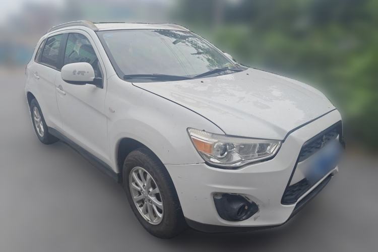 Used Mitsubishi ASX 2013 2.0L CVT Two-Wheel Drive Elite Edition Front Right 45 Deg
