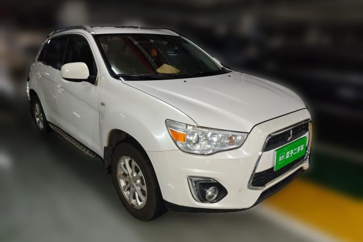 Used Mitsubishi ASX 2013 2.0L CVT Two-Wheel Drive Elite Edition Front Right 45 Deg