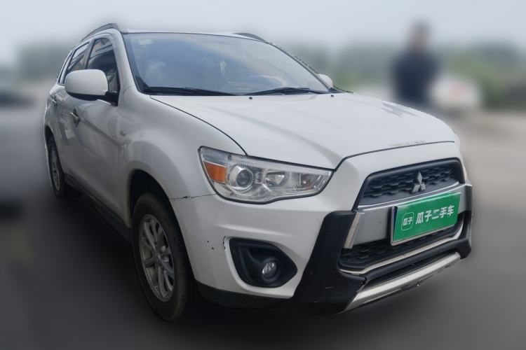 Used Mitsubishi ASX 2013 2.0L CVT Two-Wheel Drive Elite Edition Front Right 45 Deg