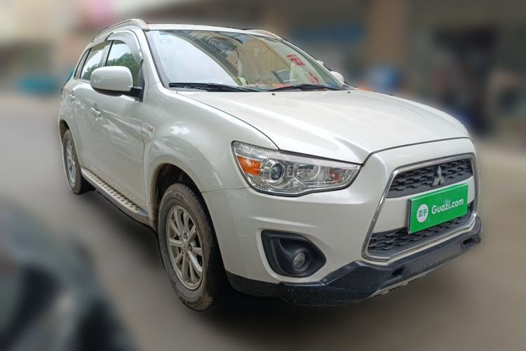 Used Mitsubishi ASX 2013 2.0L CVT Two-Wheel Drive Elite Edition Front Right 45 Deg