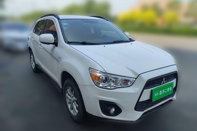 Used Mitsubishi ASX 2013 2.0L CVT Two-Wheel Drive Elite Edition Front Right 45 Deg