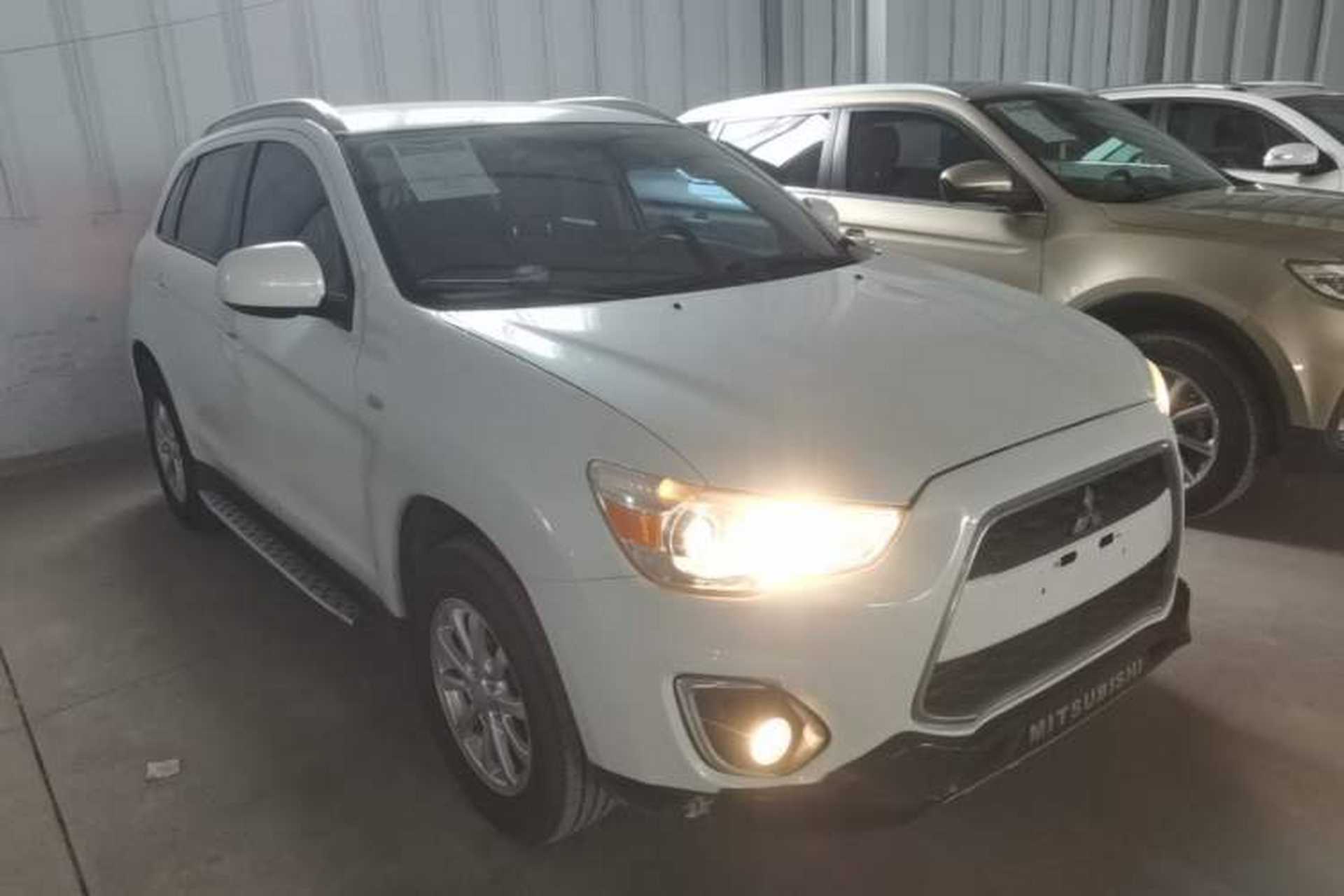 Used Mitsubishi ASX 2013 2.0L CVT Two-Wheel Drive Elite Edition Front Right 45 Deg