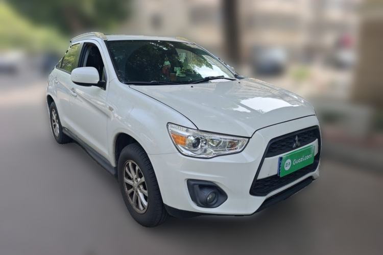 Used Mitsubishi ASX 2013 2.0L CVT Two-Wheel Drive Elite Edition Front Right 45 Deg