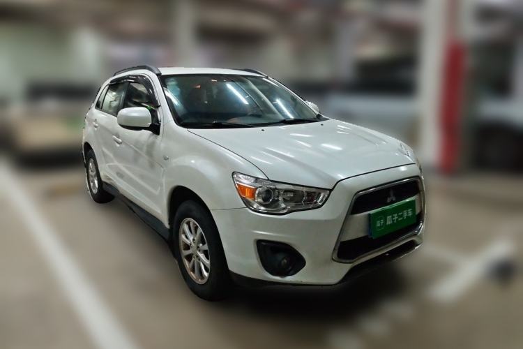 Used Mitsubishi ASX 2013 2.0L CVT Two-Wheel Drive Elite Edition Front Right 45 Deg