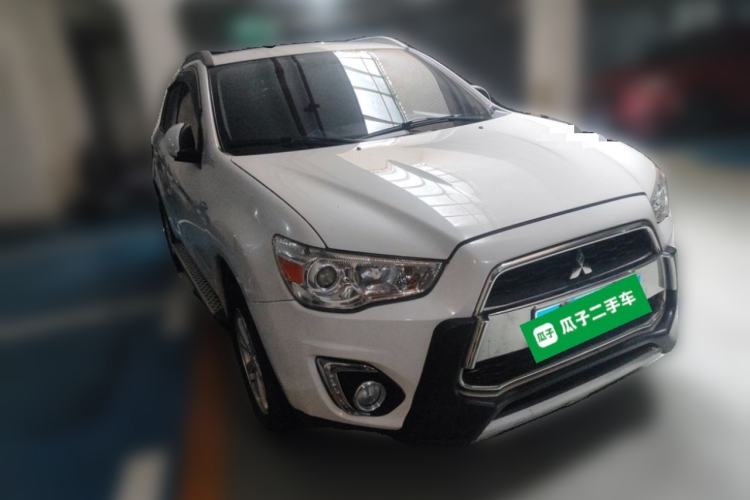 Used Mitsubishi ASX 2013 2.0L CVT Two-Wheel Drive Elite Edition Front Right 45 Deg