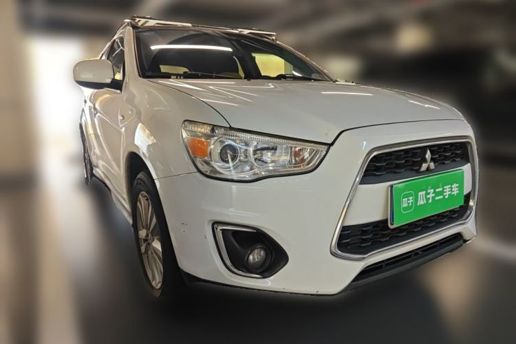 Used Mitsubishi ASX 2013 2.0L CVT 4x4 Flagship Edition Front Right 45 Deg