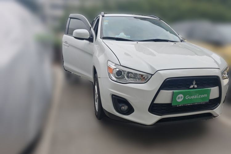 Used Mitsubishi ASX 2013 2.0L CVT Two-Wheel Drive Elite Edition Front Right 45 Deg