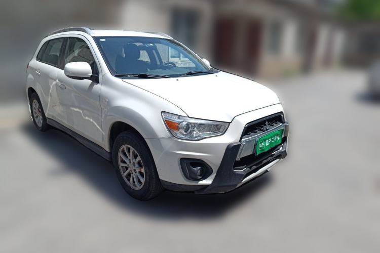 Used Mitsubishi ASX 2013 2.0L CVT Two-Wheel Drive Elite Edition Front Right 45 Deg