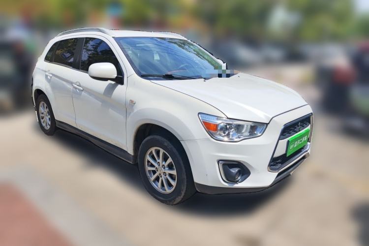 Used Mitsubishi ASX 2013 2.0L CVT Two-Wheel Drive Luxury Edition Front Right 45 Deg
