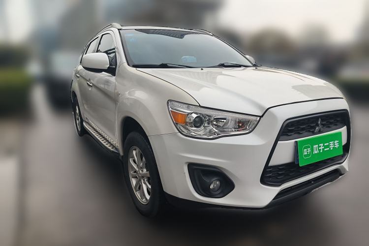 Used Mitsubishi ASX 2013 2.0L CVT Two-Wheel Drive Elite Edition Front Right 45 Deg
