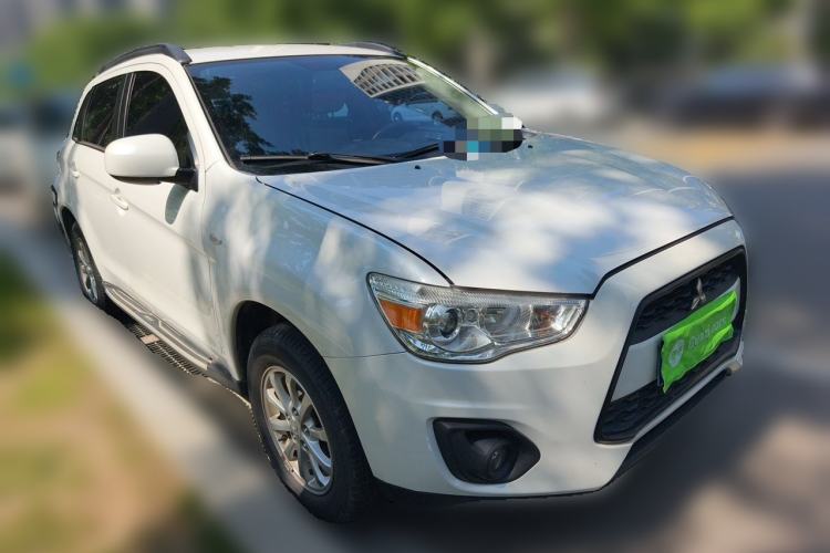 Used Mitsubishi ASX 2013 2.0L CVT Two-Wheel Drive Elite Edition Front Right 45 Deg