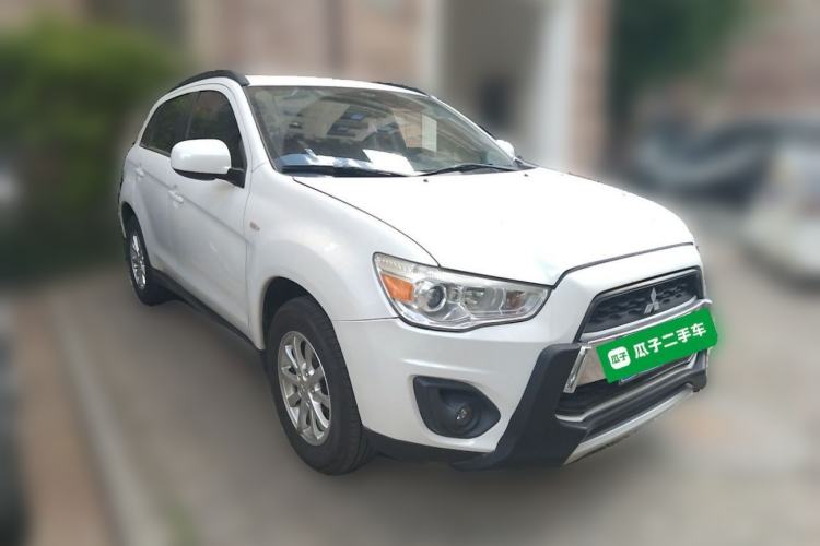 Used Mitsubishi ASX 2013 2.0L CVT Two-Wheel Drive Elite Edition Front Right 45 Deg