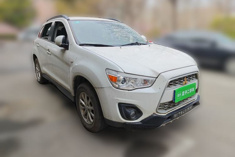 Used Mitsubishi ASX 2013 2.0L CVT Two-Wheel Drive Elite Edition Front Right 45 Deg