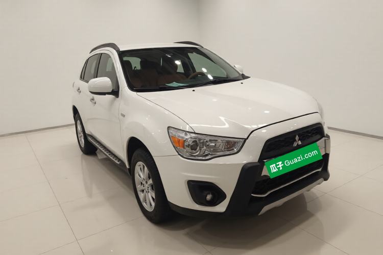 Used Mitsubishi ASX 2013 2.0L CVT Two-Wheel Drive Elite Edition Front Right 45 Deg
