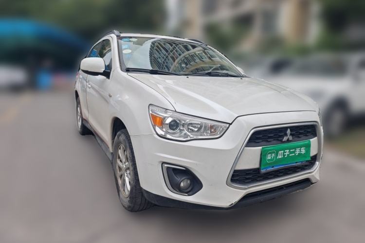 Used Mitsubishi ASX 2013 2.0L CVT Two-Wheel Drive Luxury Edition Front Right 45 Deg