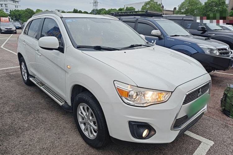 Used Mitsubishi ASX 2013 2.0L CVT Two-Wheel Drive Elite Edition Front Right 45 Deg