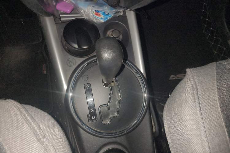Used Mitsubishi ASX 2013 2.0L CVT Two-Wheel Drive Elite Edition Gear Lever