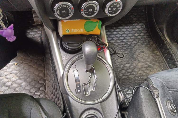 Used Mitsubishi ASX 2013 2.0L CVT Two-Wheel Drive Elite Edition Gear Lever
