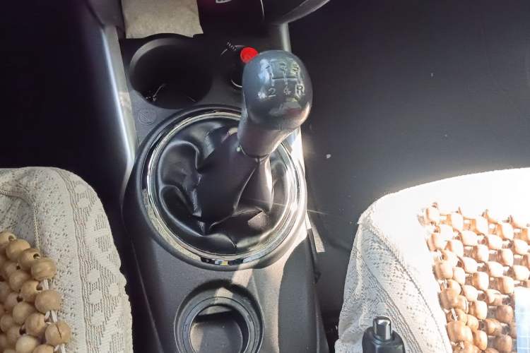 Used Mitsubishi ASX 2013 1.6L Manual Two-Wheel Drive Standard Edition Gear Lever