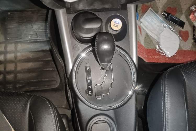 Used Mitsubishi ASX 2013 2.0L CVT Two-Wheel Drive Luxury Edition Gear Lever