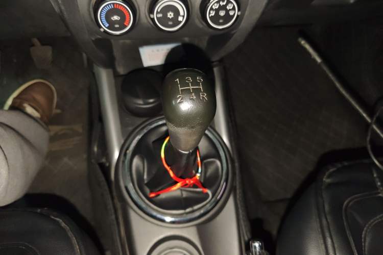 Used Mitsubishi ASX 2013 1.6L Manual Two-Wheel Drive Standard Edition Gear Lever