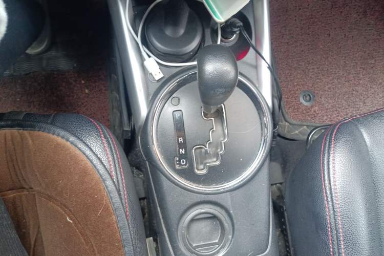 Used Mitsubishi ASX 2013 2.0L CVT Two-Wheel Drive Elite Edition Gear Lever