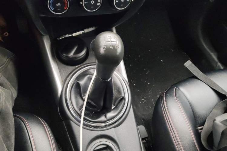 Used Mitsubishi ASX 2013 1.6L Manual Two-Wheel Drive Standard Edition Gear Lever