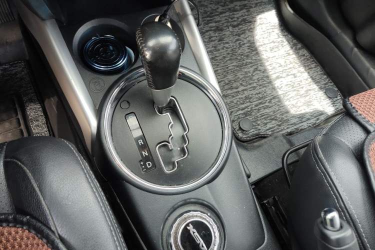 Used Mitsubishi ASX 2013 2.0L CVT Two-Wheel Drive Luxury Edition Gear Lever