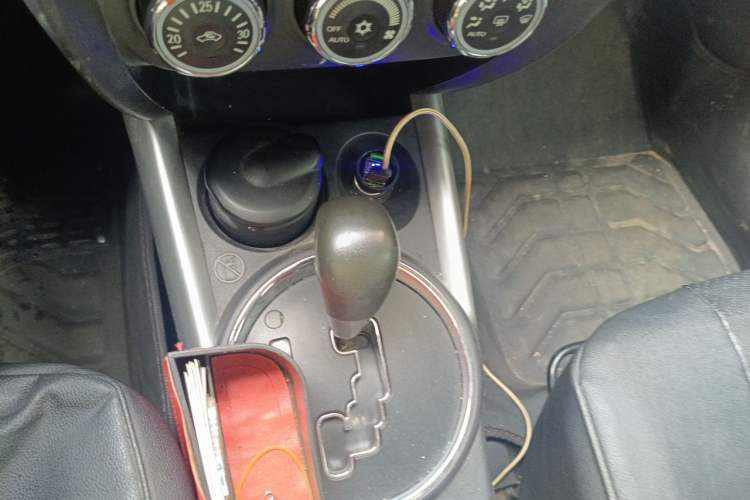 Used Mitsubishi ASX 2013 2.0L CVT Two-Wheel Drive Elite Edition Gear Lever