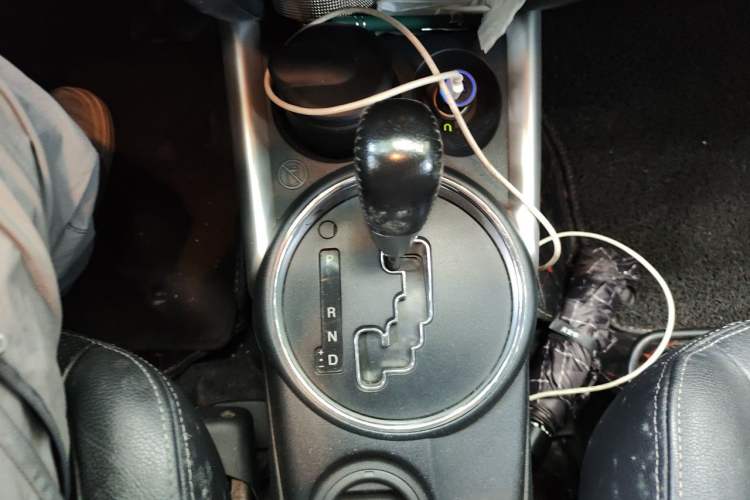Used Mitsubishi ASX 2013 2.0L CVT Two-Wheel Drive Luxury Edition Gear Lever