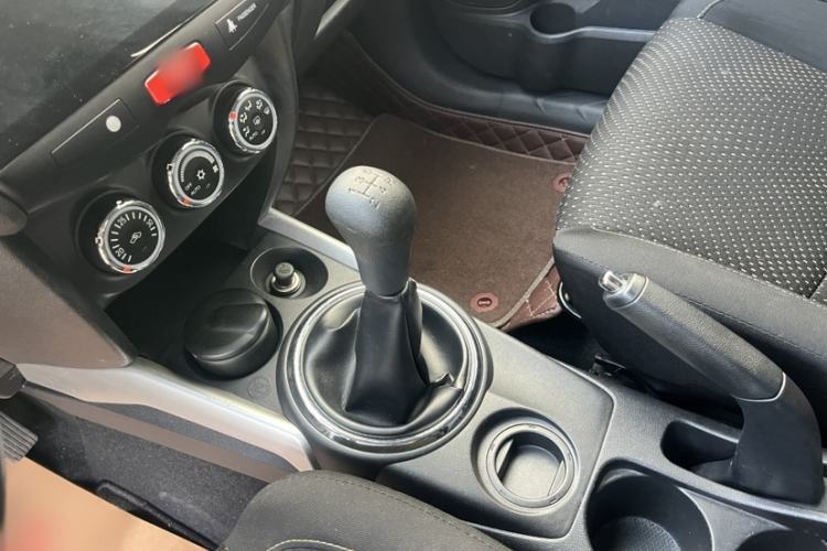 Used Mitsubishi ASX 2013 2.0L Manual Two-Wheel Drive Comfort Edition Gear Lever