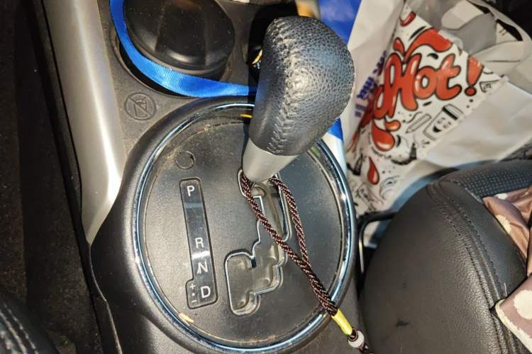 Used Mitsubishi ASX 2013 2.0L CVT Four-Wheel Drive Premium Edition Gear Lever
