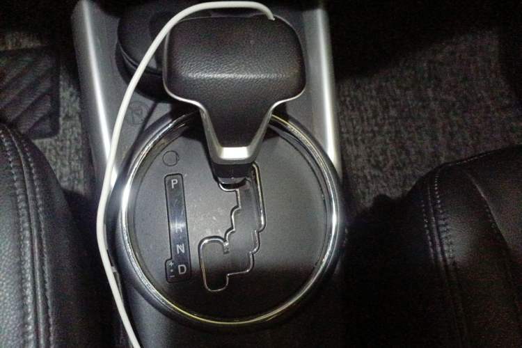 Used Mitsubishi ASX 2013 2.0L CVT Two-Wheel Drive Elite Edition Gear Lever