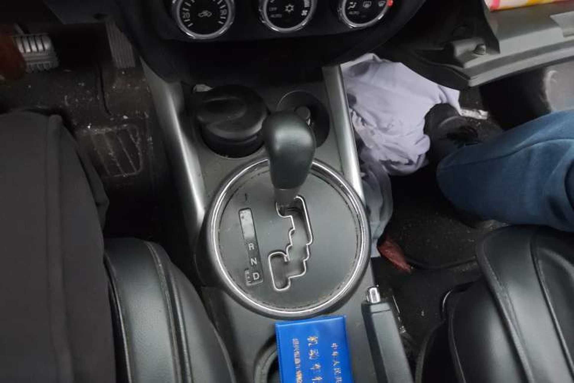 Used Mitsubishi ASX 2013 2.0L CVT Two-Wheel Drive Elite Edition Gear Lever