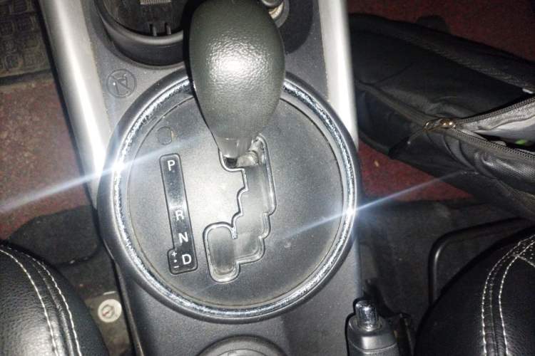 Used Mitsubishi ASX 2013 2.0L CVT Two-Wheel Drive Elite Edition Gear Lever
