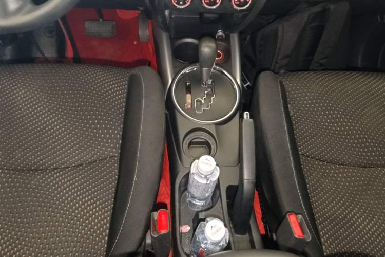 Used Mitsubishi ASX 2013 2.0L CVT Two-Wheel Drive Elite Edition Gear Lever
