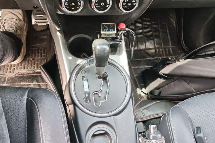Used Mitsubishi ASX 2013 2.0L CVT Two-Wheel Drive Luxury Edition Gear Lever
